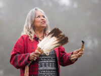 Photo by Timothy Teague
Chumash stories with Chumash Elder Julie Tumamait-Stenslie
Ojai Music Festival 2021 OMF_Sept 17 2021_8AM_ Julie Tumamait-Stenslie 04