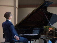 Photo by Timothy Teague
Ojai Music Festival 2021 OMF_Sept 18 2021_1030AM_VikingurOlafsson 01